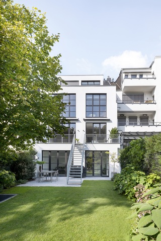 2222 Sanierung 30er Jahre Stadthaus